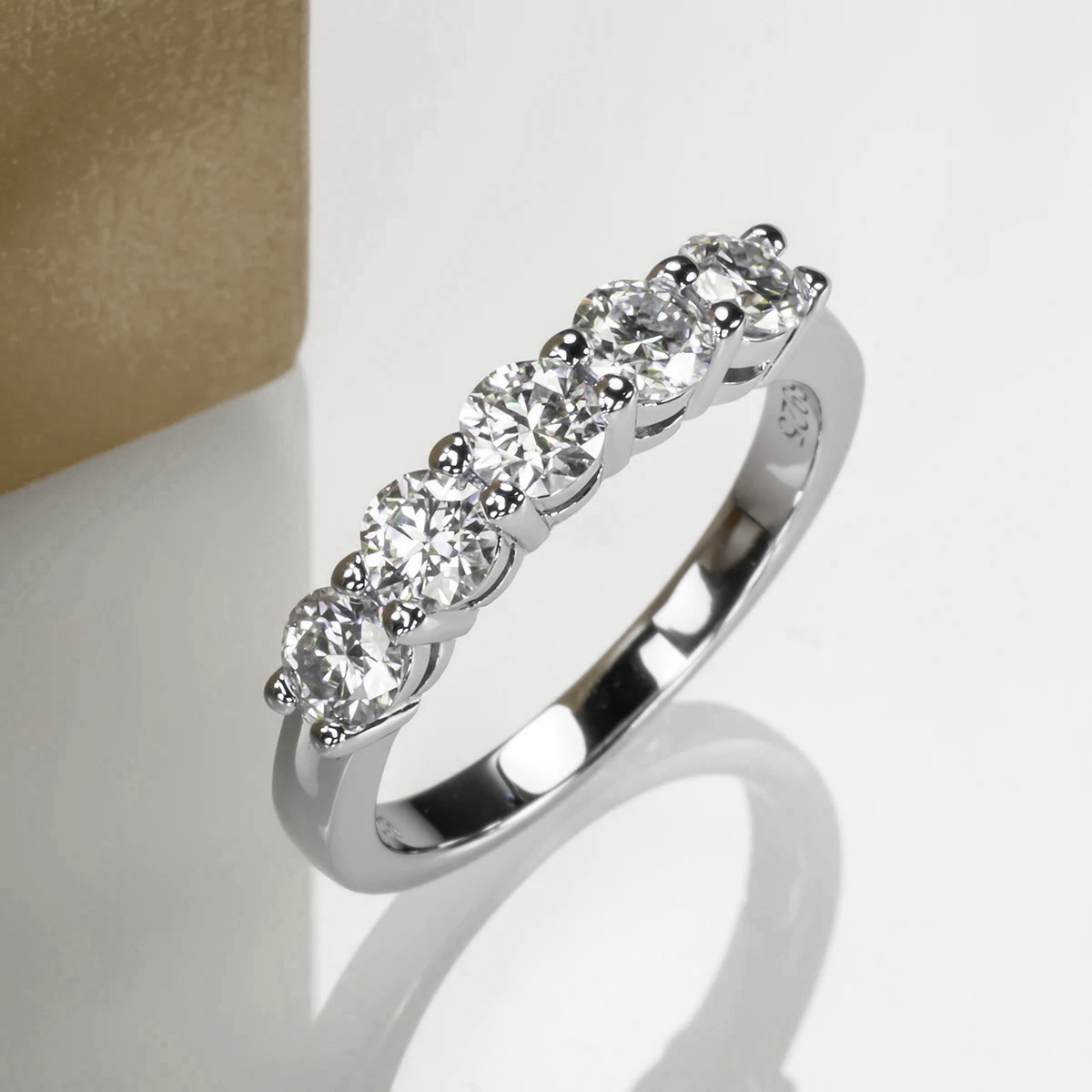 5-Stone Moissanite Sparkle Band – 4mm